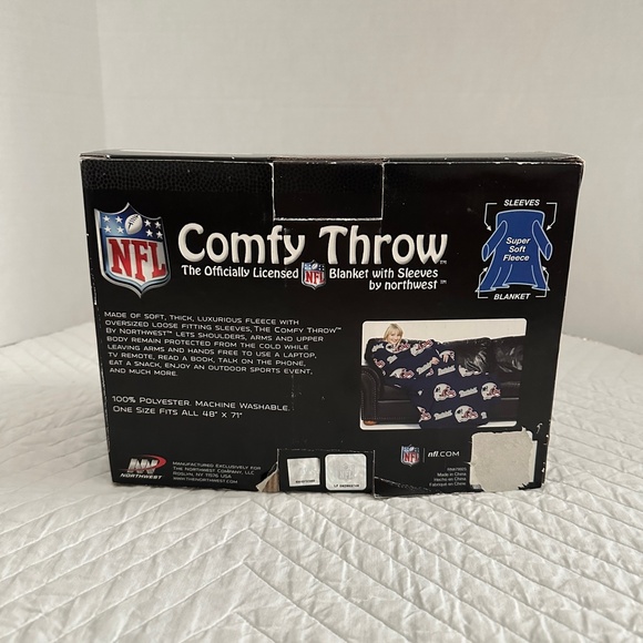 New England Patriots Comfy Throw Huddler Snuggie Style Blanket NFL Northwest - Picture 3 of 10